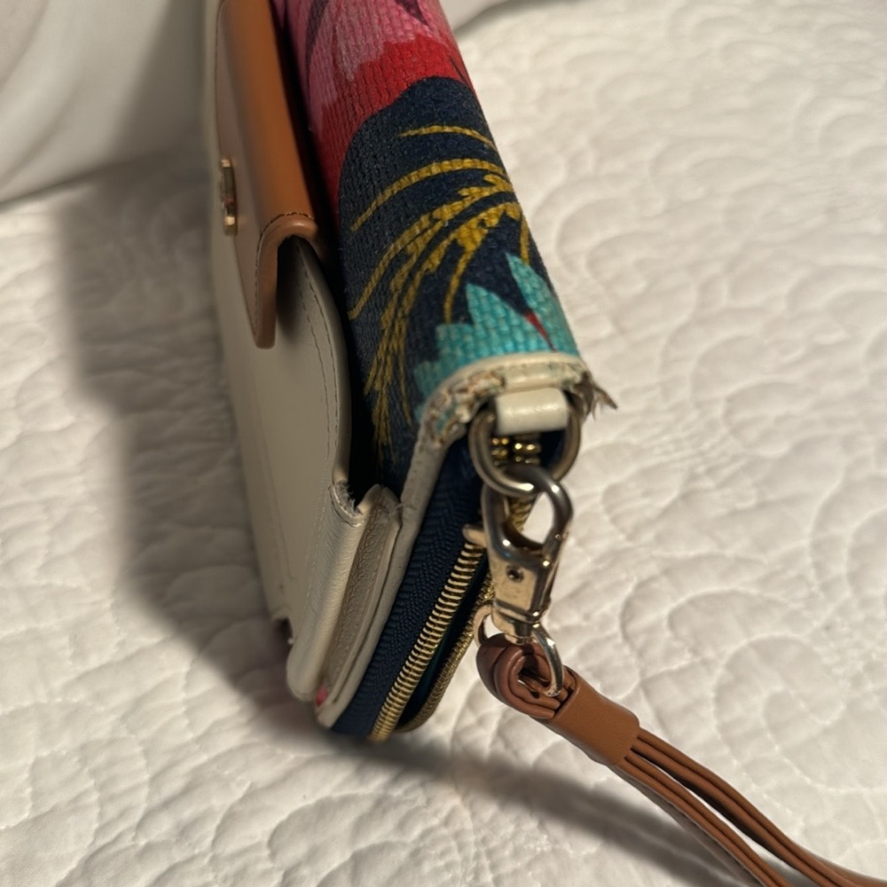 Spartina Wallet and Phone Case, Extra Storage Spaces for Credit Cards, beautiful - Picture 11 of 13